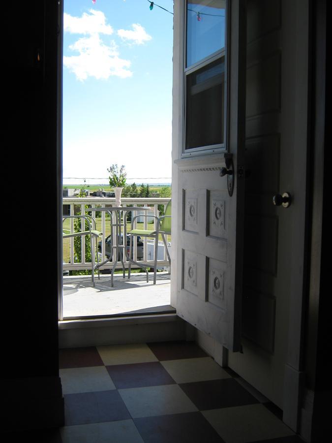 Wakamow Heights Bed And Breakfast Муус Джоу Екстериор снимка