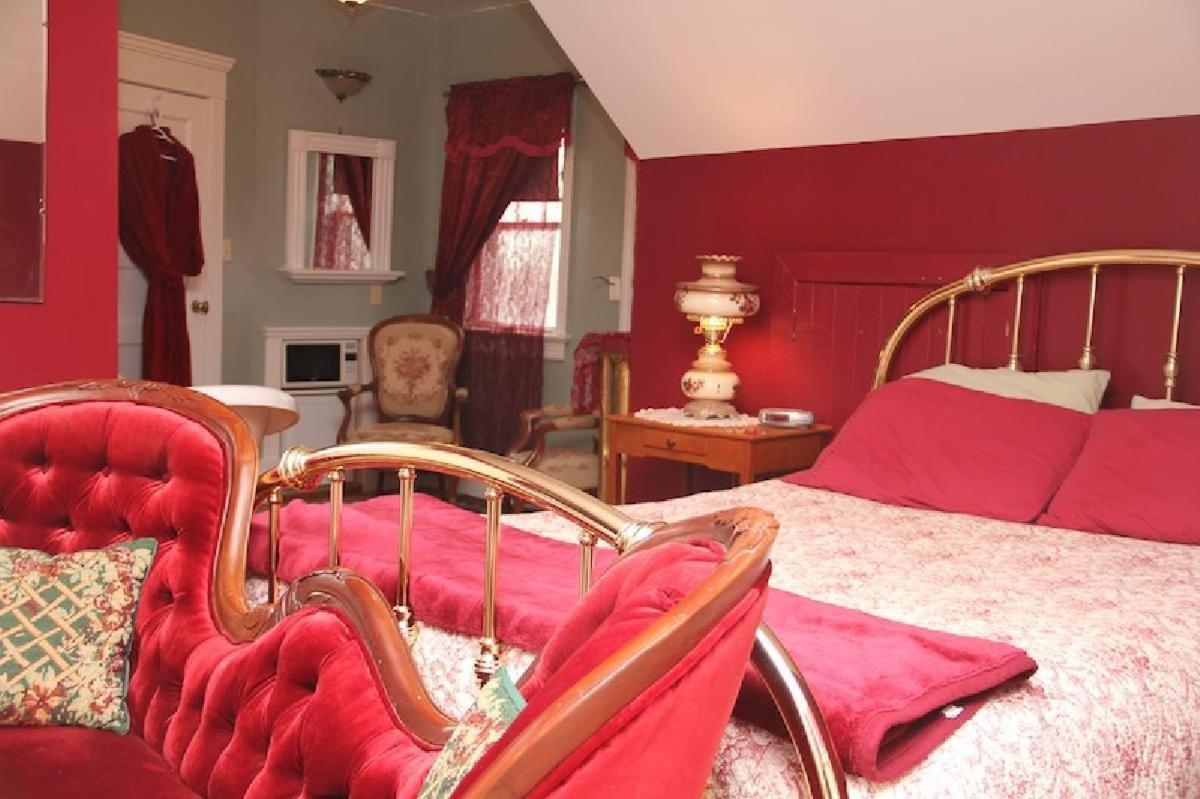Wakamow Heights Bed And Breakfast Муус Джоу Екстериор снимка